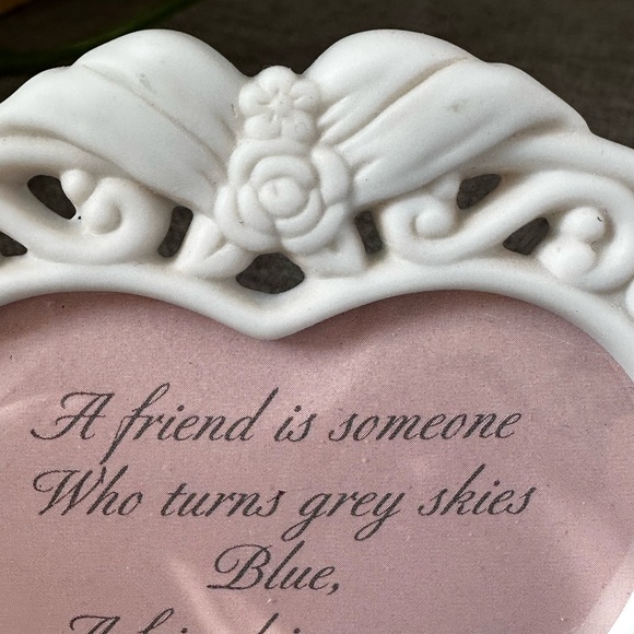 Enesco Precious Moments Photo Frame. “Friendship Blooms When We Are Together” - Picture 7 of 9